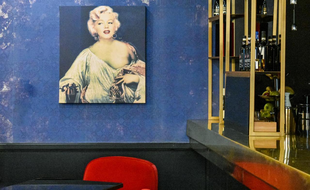 Palazzo Cornalia Hotel Milánó Kültér fotó Marilyn Monroe
