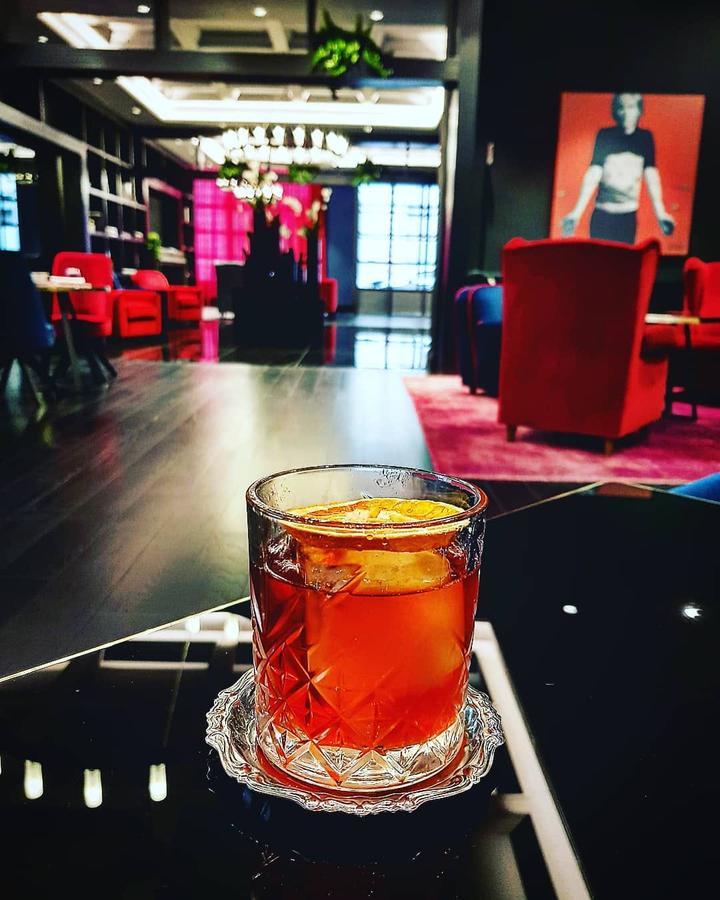 Palazzo Cornalia Hotel Milánó Kültér fotó A Negroni cocktail