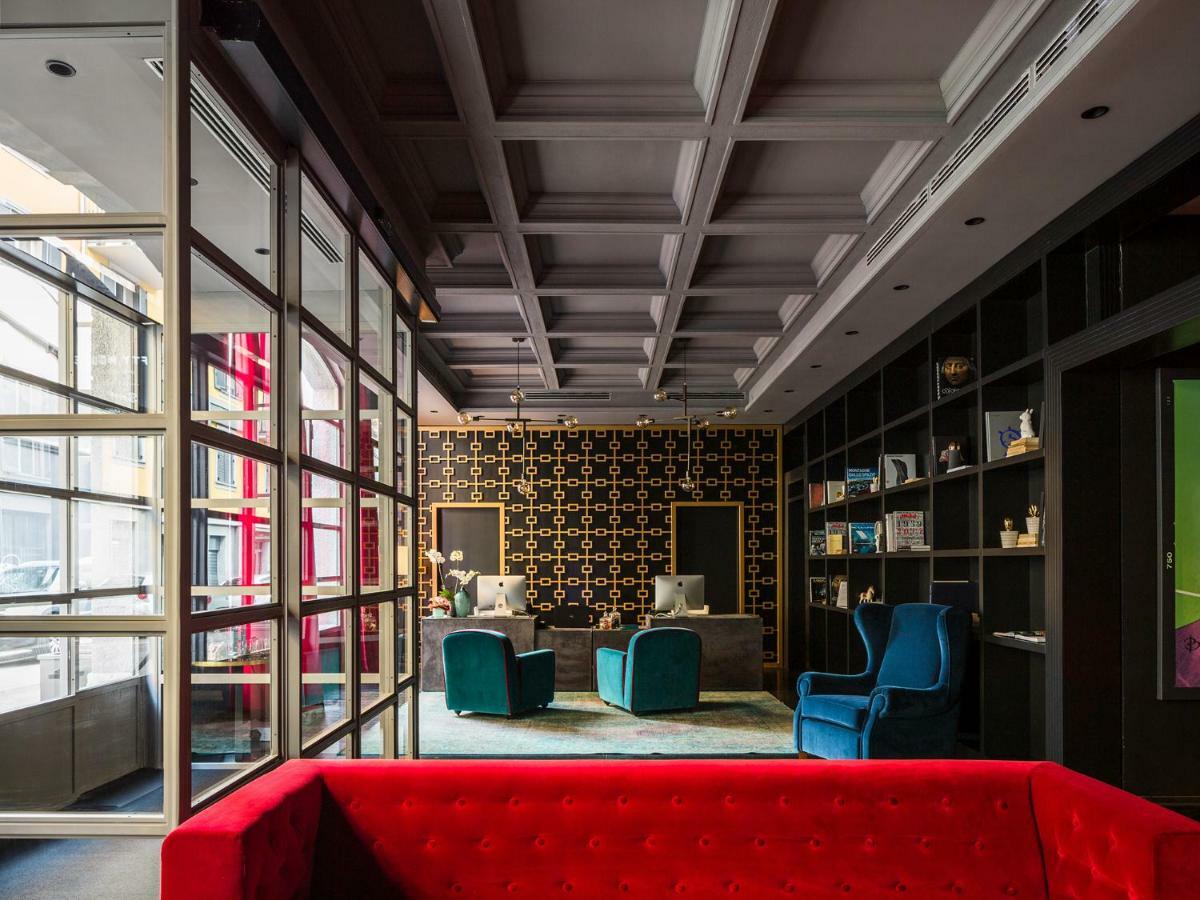 Palazzo Cornalia Hotel Milánó Kültér fotó The library at the hotel